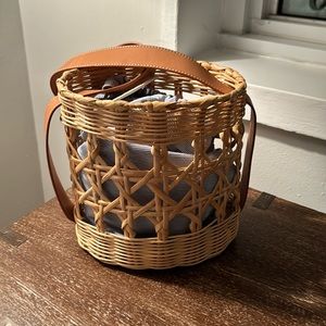J McLaughlin Basket Purse with blue and white in case